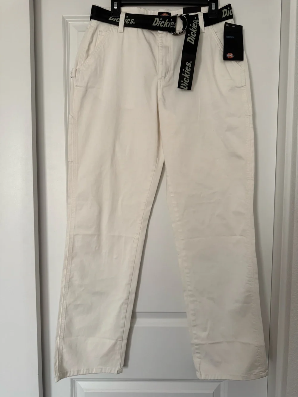 Dickies logo everyday versatile